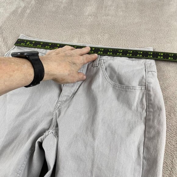 Lee Riders Womens Capri Jeans 30x18 Measured Light Gray Straight Leg - Picture 5 of 10